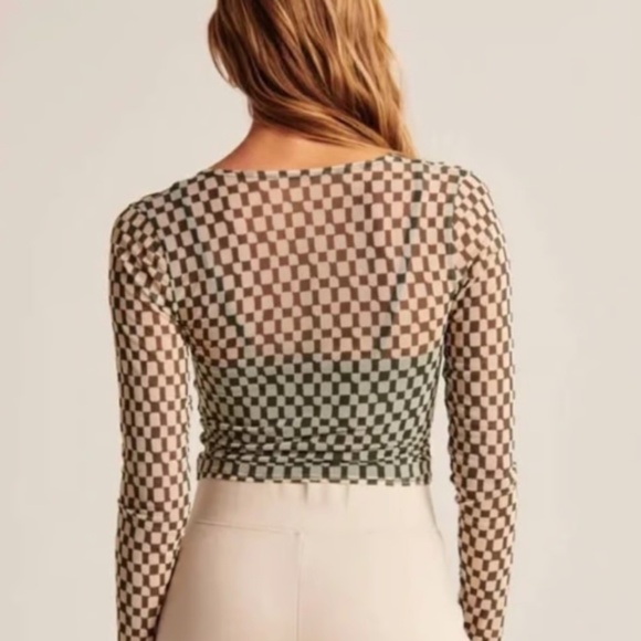 NWT Abercrombie and Fitch Checkered Top Size Small - Picture 2 of 9